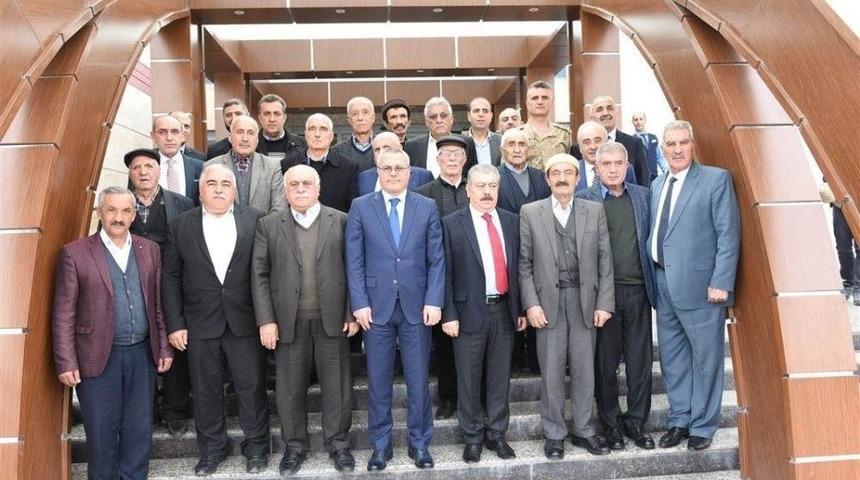 Vali Deniz Aşiret Liderleriyle Bir Araya Geldi