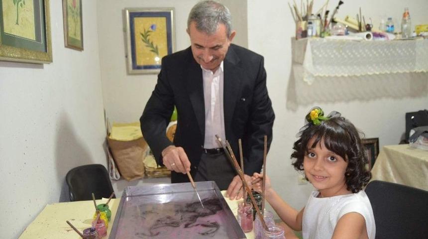 7&rsquo;den 70&rsquo;e Ebru &Ouml;ğreniyorlar