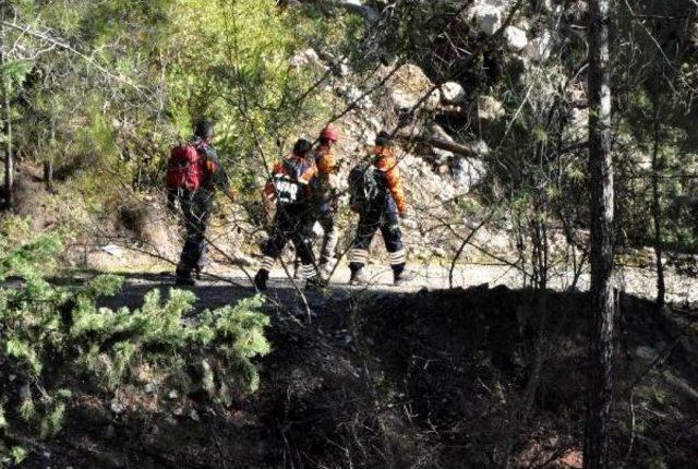 Antalya'da Kaybolan 3 Yabancı Öğrenciyi 70 Kişi Arıyor (2)