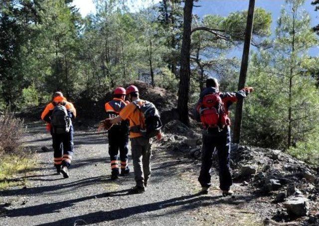 Antalya'da Kaybolan 3 Yabancı Öğrenciyi 70 Kişi Arıyor (2)