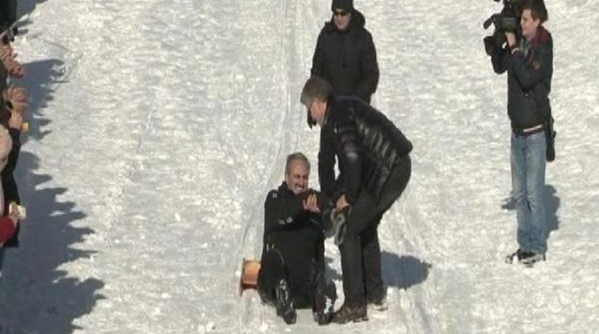Başkan Parkuru Tamamladı, Vali'nin Kızağı Spin Attı