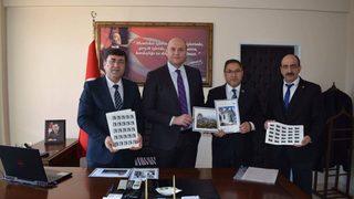 İnhisar İlçesinin Tanıtımı İçin Bastırılan Kişisel Pullar Teslim Edildi