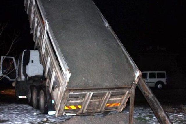 Kayseri'de 151 Kilo Esrar Ve 136 Bin Paket Kaçak Sigara Ele Geçirildi