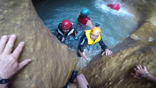 (özel Haber) Bursalı Dağcıların Köprülü Ve Tazı Kanyonu Geçişi Komandoları Aratmadı