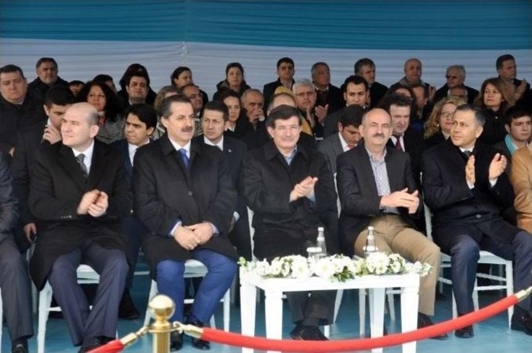 Başbakan Ahmet Davutoğlu D&uuml;ğmeye Bastı, 798 Ambulans Hizmete Başladı