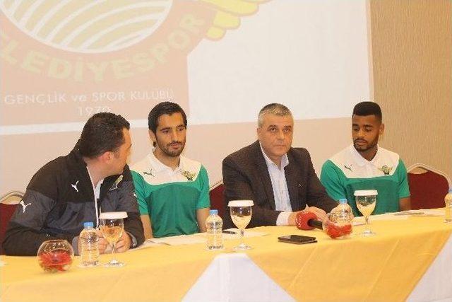 Akhisar Belediyespor’da 2 İmza