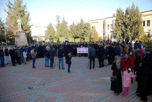 Midyat&rsquo;ta Charlie Hebdo Dergisi Ve Cumhuriyet Gazetesi Protesto Edildi 3