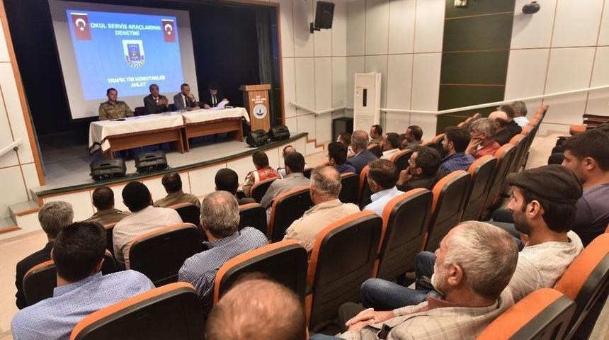 Ahlat&rsquo;taki &Ouml;ğrenci Servis Şof&ouml;rlerine Bilgilendirildi
