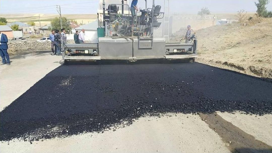Bulanık&rsquo;ta İlk Defa Asfalt Yapıldı