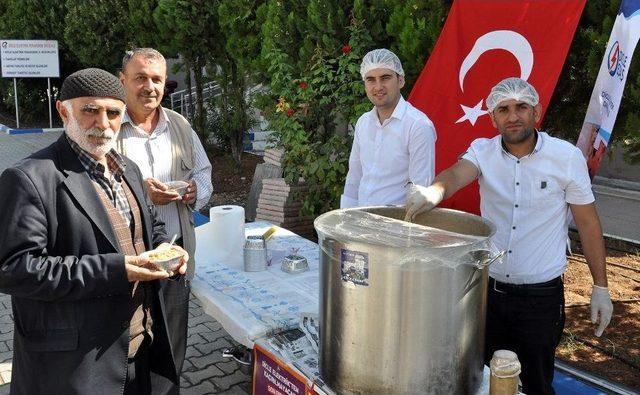 Dicle Elektrik&rsquo;ten M&uuml;şterilerine Aşure İkramı 1