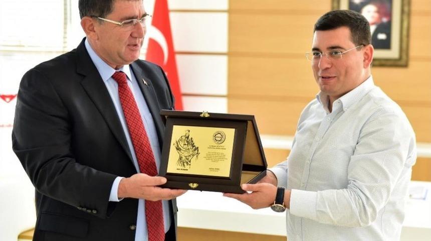 Dere&rsquo;den T&uuml;t&uuml;nc&uuml;&rsquo;ye Teşekk&uuml;r