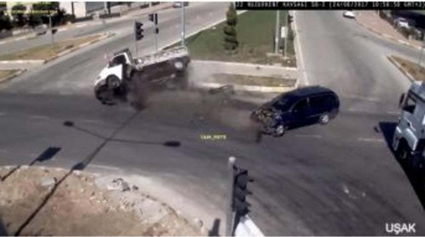 Aceleci S&uuml;r&uuml;c&uuml; Kazaya Neden Oldu