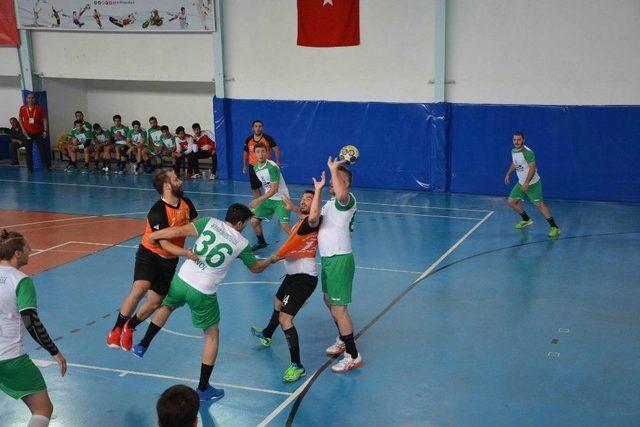 Hentbol Erkekler 1 Lig: Köyceğiz Belediyespor: 23 - Ahi Evran Üniversitesi Spor Kulübü: 29