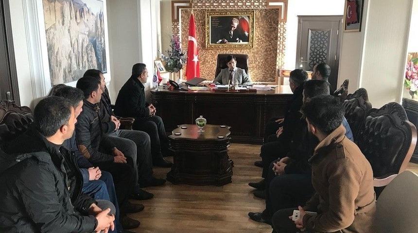 Kaymakam &Ouml;zt&uuml;rk, Esnafla Bir Araya Geldi