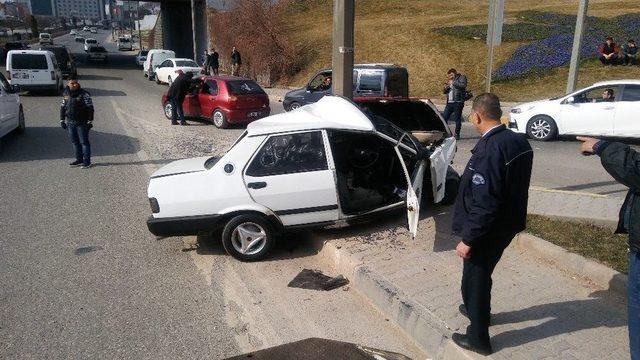 Asker Uğurlama İçin Süslediği Aracıyla Kaza Yaptı