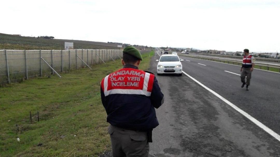 (&ouml;zel Haber) Kuyumcu Aracını Durduran Silahlı Soyguncular 10 Kilo Altını Alarak Kayıplara Karıştı