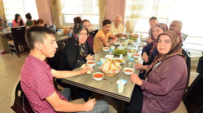 Pursaklarlı Dede Ve Nineler Kaplıca Tatilinin Keyfini &Ccedil;ıkarttı