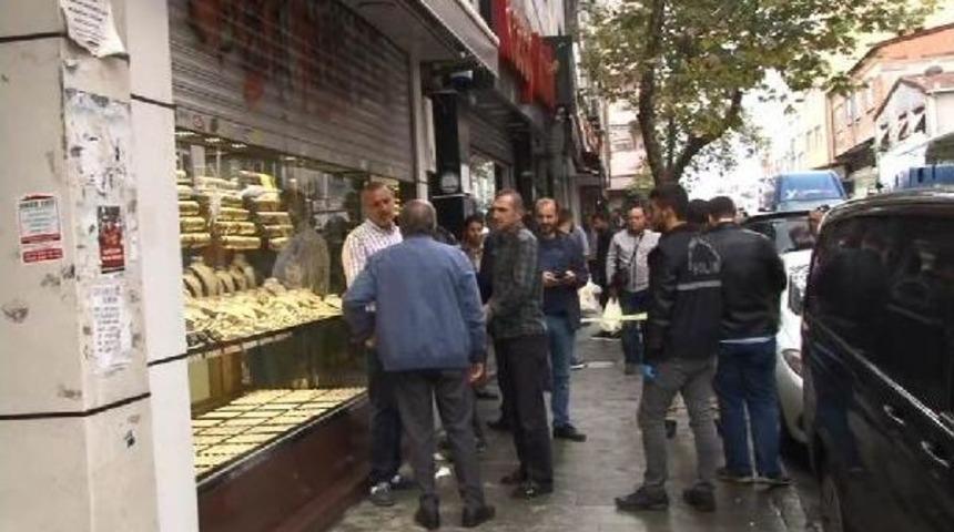 Kağıthane'de Kuyumcuda Silahlı Soygun Girişimi (1)