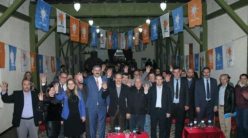 Ak Parti Burhaniye Genişletilmiş İl&ccedil;e Danışma Meclisi Toplandı