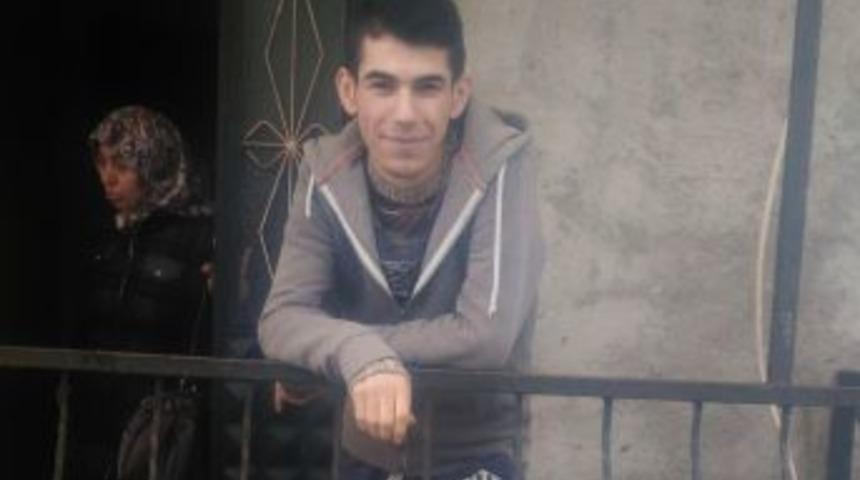 Akhisarlı Gen&ccedil; Sporcu Cilt Kanserine Yenik D&uuml;şt&uuml;