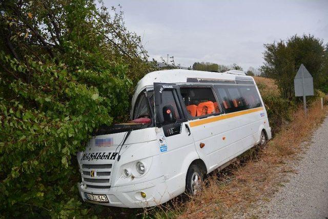 Tokat’ta Öğrenci Servisi Kaza Yaptı: 4 Yaralı