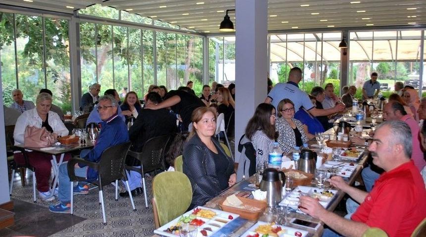 Emlak&ccedil;ılar Kahvaltıda Buluştu