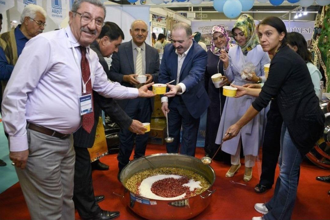 Tuşba Belediyesi 8. Van Turizmi Ve Seyahat Fuarı&rsquo;na Ve Uluslararası Batı-asya Turizm Araştırmaları Kongresine Damgasını Vurdu