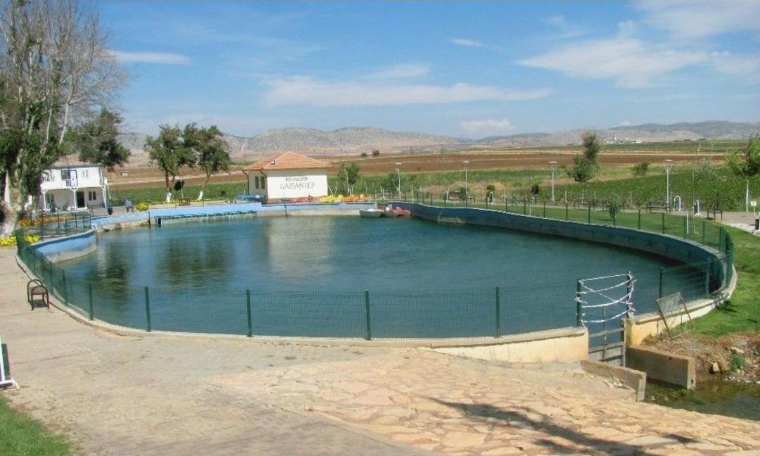 Yazın Kuruyan Pınar Yeniden Akmaya Başladı