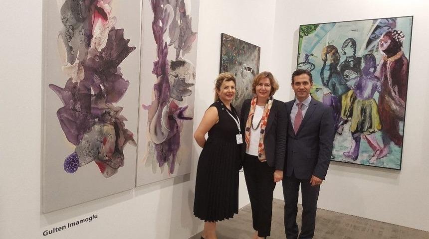 İmamoğlu, Eserleriyle Uzak Doğu’nun En Büyük Sanat Fuarında