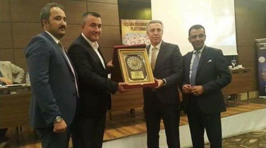 Eynal Domatesine Birincilik &Ouml;d&uuml;l&uuml;