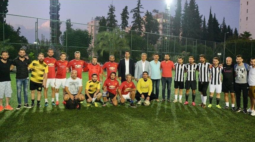 Kuaf&ouml;rler Ve Manik&uuml;rc&uuml;ler&rsquo;den Futbol Turnuvası