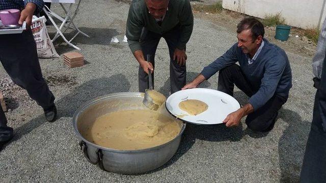 İmece Usul&uuml; D&uuml;ğ&uuml;n Helvası Yapımı 1