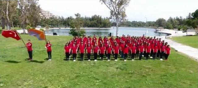 Tarihi Ve Turistik Yerlerde İstiklal Marşı S&ouml;ylediler 1