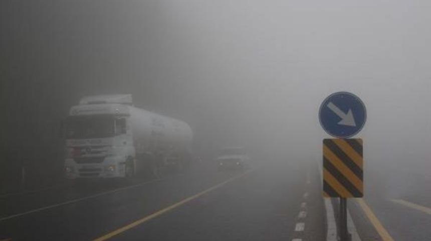 Bolu Dağı'nda Sis Ulaşımı Yavaşlattı