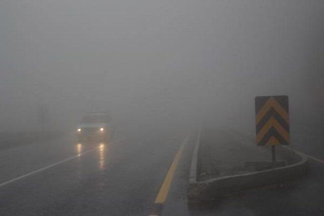 Bolu Dağı nda Sis Ulaşımı Yavaşlattı 1