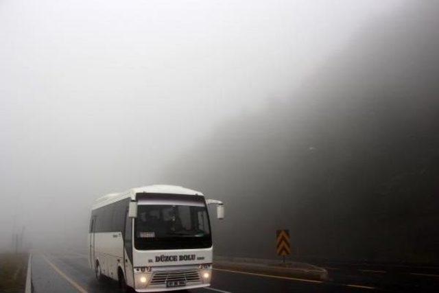 Bolu Dağı nda Sis Ulaşımı Yavaşlattı 3