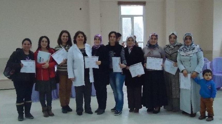 Bilin&ccedil;li Annelere Sertifikaları Verildi