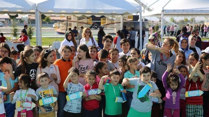 Bilim Şenliğini 15 Bin Kişi Ziyaret Etti