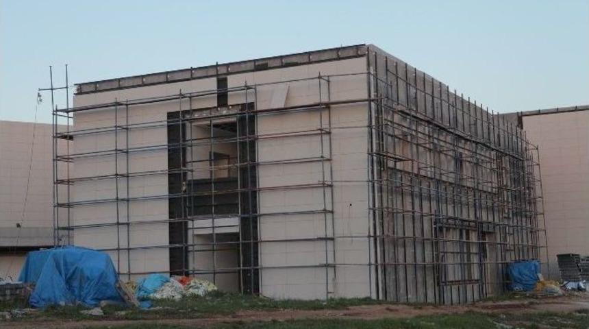 &Ccedil;&uuml; İletişim Fak&uuml;ltesi St&uuml;dyoları İnşaatı Devam Ediyor