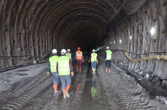 Van-Hakkari Yolunda 32 Viraj Tarih Oluyor