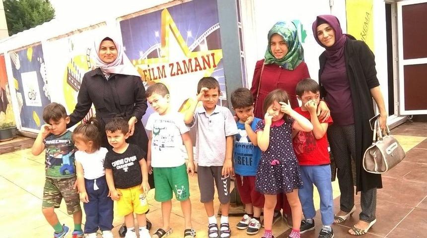 İzmit Belediyesi &Ccedil;ocukları &Uuml;cretsiz Sinema İle Buluşturuyor