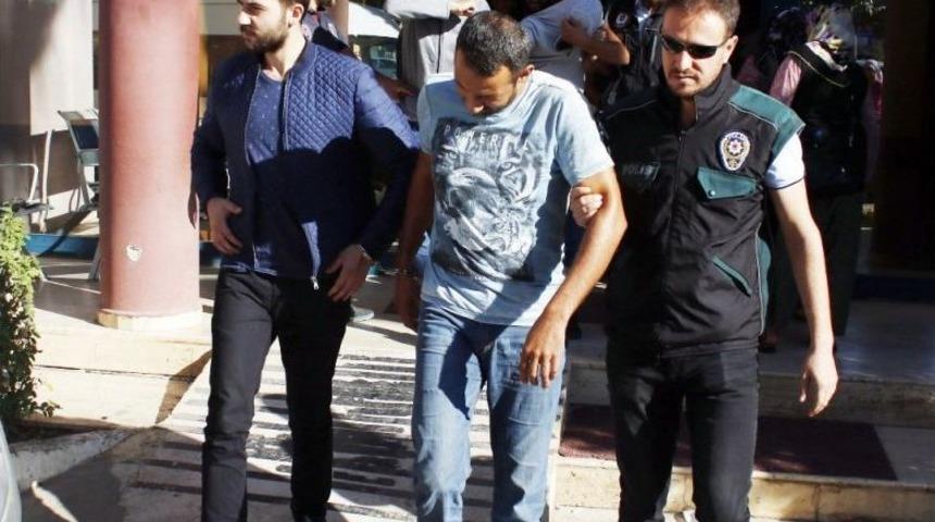 Parkları Mesken Tutun Uyuşturucu Satıcıları Gözaltına Alındı