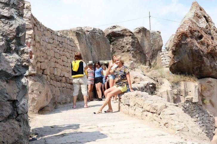 (özel Haber) Kırkgöz Yeraltı Şehri Ziyaretçilerini Büyülüyor G4