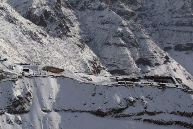 Hakkari Dağ Ve Komando Tugay Komutanlığı'ndan Arazi Tatbikatı