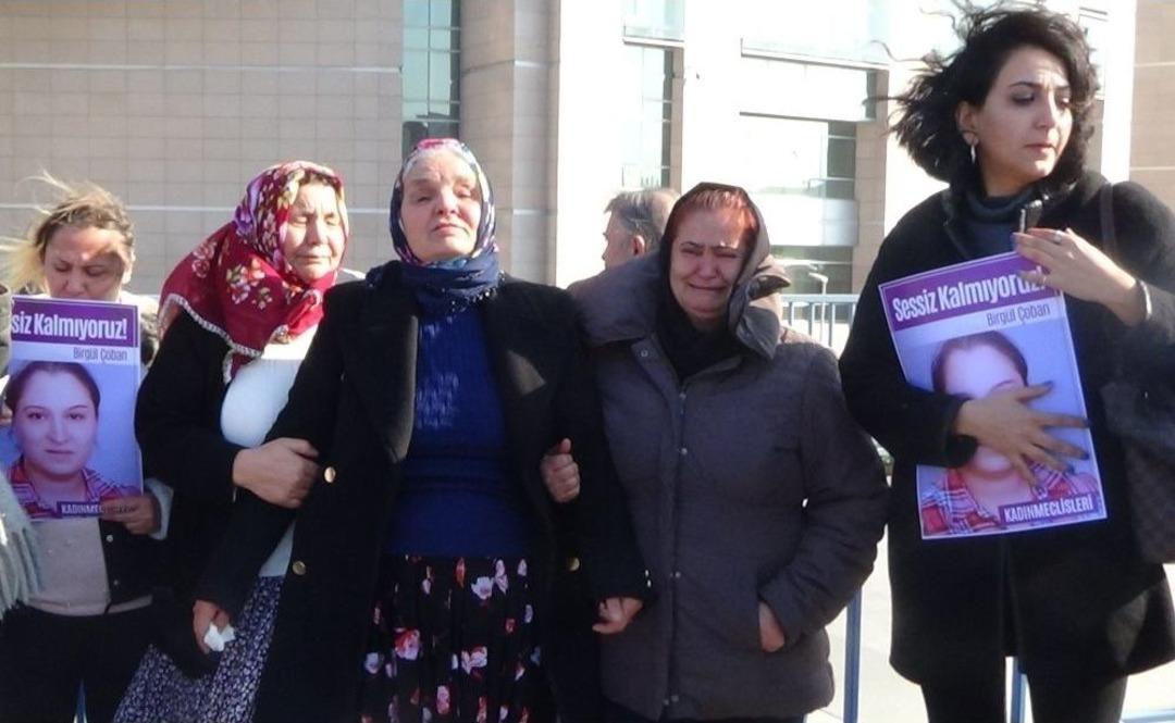 Acılı Annenin Ağıtları Adliye &Ouml;n&uuml;nde Yankılandı