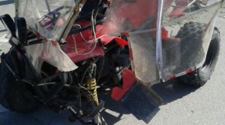 Minib&uuml;s Atv&rsquo;ye &Ccedil;arptı: 1 Yaralı