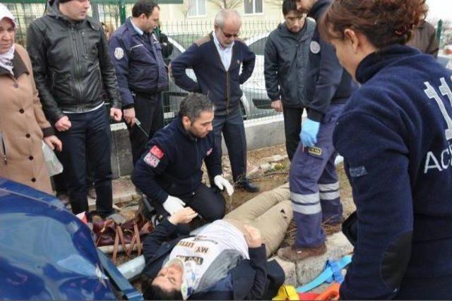 Kaldırımda Y&uuml;r&uuml;rken Otomobil &Ccedil;arpan Hamile Kadının Karnındaki Bebeği &Ouml;ld&uuml; 1