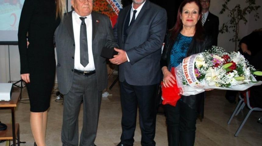 32 Yıllık Başkana Yemekli Uğurlama