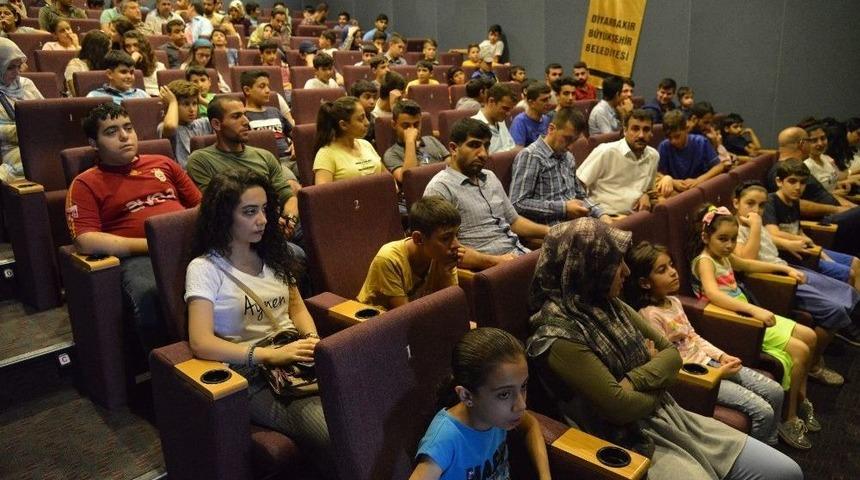 Sinema G&uuml;nleri &Ccedil;ocuklardan Yoğun İlgi G&ouml;r&uuml;yor