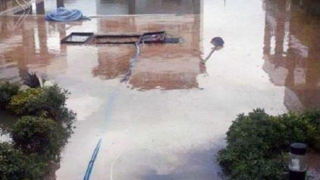 Lüks Villalarının Bulunduğu Sitelerin Bahcesi Göle Döndü